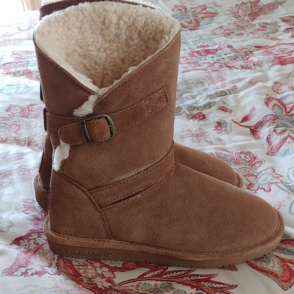Bear paw boots "LIKE NEW" - Picture 10 of 14